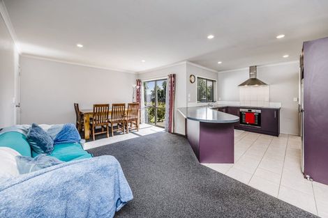 Photo of property in 13 Glenross Drive, Wattle Downs, Auckland, 2103