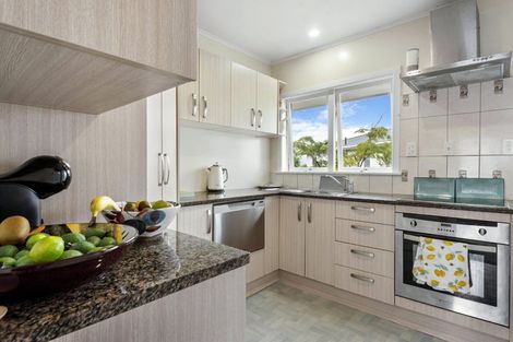 Photo of property in 18a Eversleigh Road, Belmont, Auckland, 0622