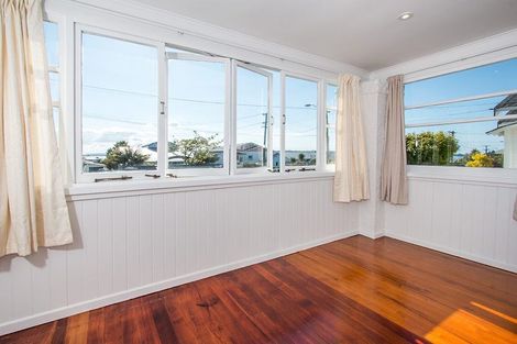 Photo of property in 120 West End Road, Westmere, Auckland, 1022