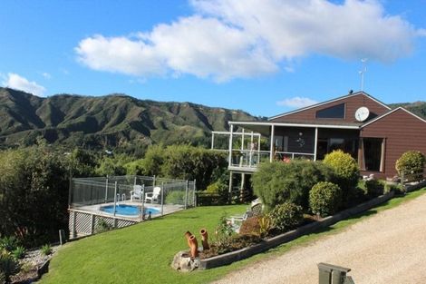 Photo of property in 1090c Abel Tasman Drive, Ligar Bay, Takaka, 7183