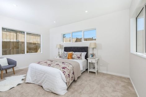Photo of property in 8 Konoba Avenue, Kumeu, 0810