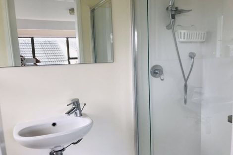 Photo of property in 7 Kallista Place, Browns Bay, Auckland, 0630