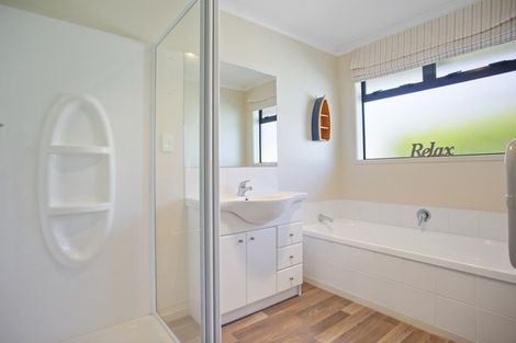 Photo of property in 12 Hoggard Place, Katikati, 3129