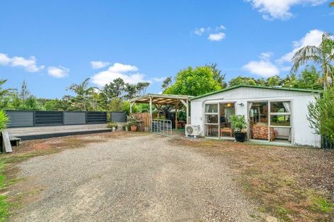 Photo of property in 97 Bays Road, Orere Point, Papakura, 2585