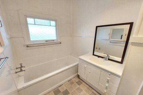 Photo of property in 122 Wortley Road, Lepperton, New Plymouth, 4373