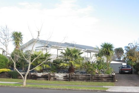 Photo of property in 144 Carnoustie Drive, Wattle Downs, Auckland, 2103