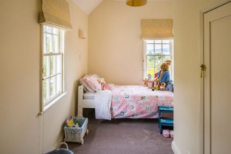 Photo of property in 60 Cheviot Road, Lowry Bay, Lower Hutt, 5013