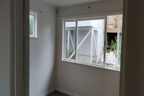 Photo of property in 602 East Coast Road, Pinehill, Auckland, 0630