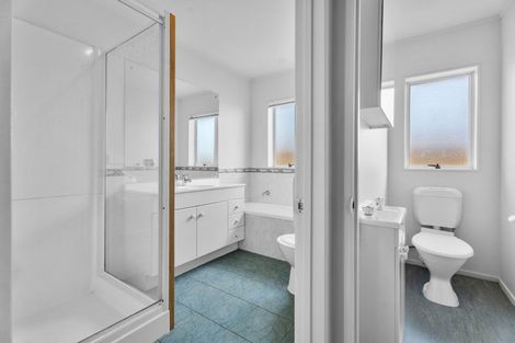 Photo of property in 8 Hagen Close, Golflands, Auckland, 2013