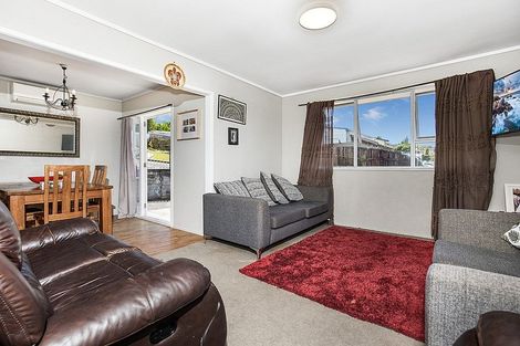 Photo of property in 86 Rosewarne Crescent, Glendene, Auckland, 0602