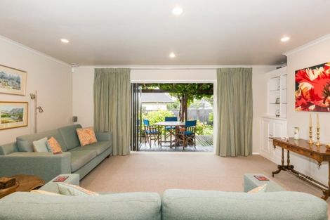 Photo of property in 12 Legorne Lane, Havelock North, 4130