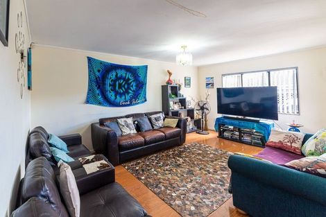 Photo of property in 2/93 Aviemore Drive, Highland Park, Auckland, 2010
