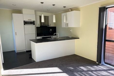 Photo of property in 43 Taioma Crescent, Te Atatu Peninsula, Auckland, 0610