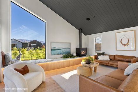 Photo of property in 39 Annie Aranui Drive, Poraiti, 4182