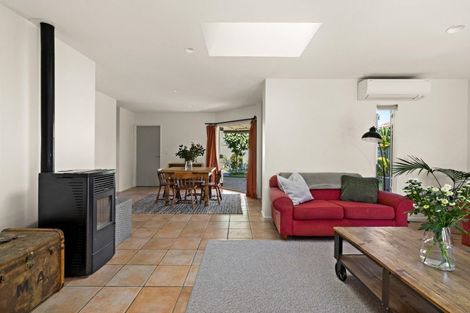 Photo of property in 2 Queens Walk, Taradale, Napier, 4112