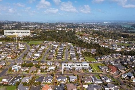 Photo of property in 19 English Oak Drive, Schnapper Rock, Auckland, 0632
