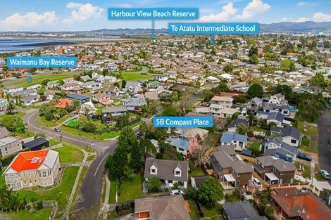 Photo of property in 2/5 Compass Place, Te Atatu Peninsula, Auckland, 0610