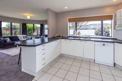 Photo of property in 4 Forest Drive, Parklands, Christchurch, 8083