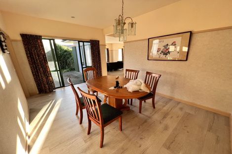 Photo of property in 15 Bronte Place, Somerville, Auckland, 2014