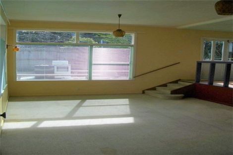 Photo of property in 8 Easton Park Parade, Glenfield, Auckland, 0629