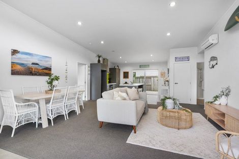 Photo of property in 408 Linton Crescent, Whangamata, 3620