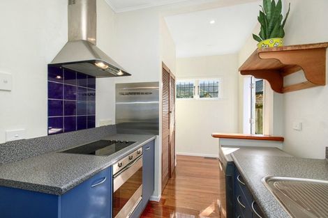 Photo of property in 1d Kereru Bend, Tawa, Wellington, 5028