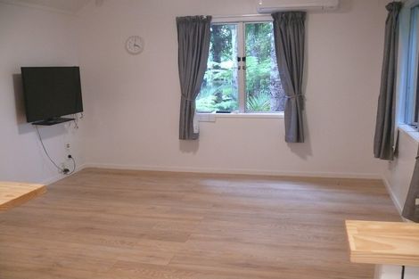 Photo of property in 17 Tawini Road, Titirangi, Auckland, 0604