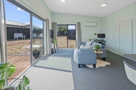 Photo of property in 9a Cuffs Road, Wainoni, Christchurch, 8061