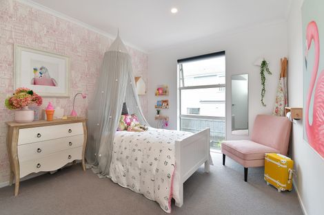 Photo of property in 2 Couldrey Crescent, Red Beach, 0932