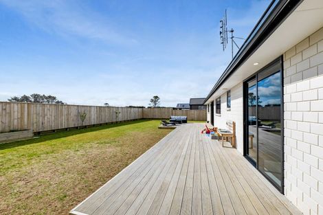 Photo of property in 11 Midsummer Avenue, Stratford, 4332