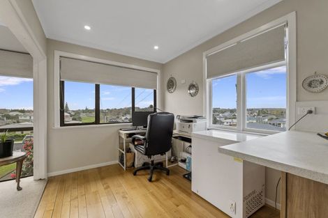 Photo of property in 75 Mould Street, Waitara, 4320