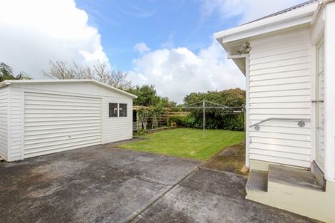 Photo of property in 21 Walsh Road, Westown, New Plymouth, 4310