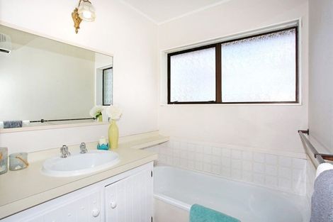 Photo of property in 2/16 Ridge Road, Howick, Auckland, 2014