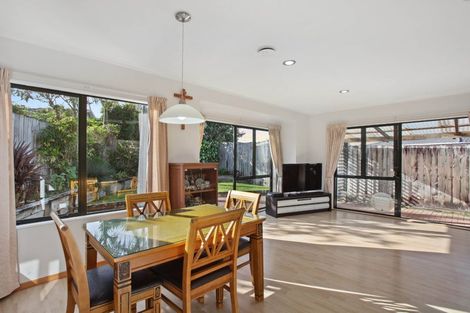 Photo of property in 2/148 Pigeon Mountain Road, Half Moon Bay, Auckland, 2012