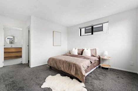 Photo of property in 22d Aorangi Place, Birkenhead, Auckland, 0626