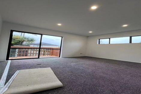 Photo of property in 103r Glengarry Road, Glen Eden, Auckland, 0602