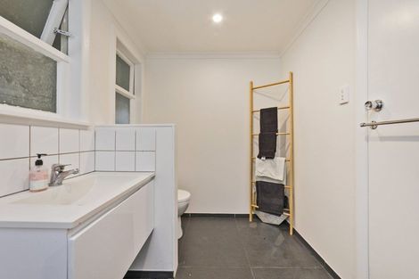 Photo of property in 8 Hartley Place, Awapuni, Palmerston North, 4412