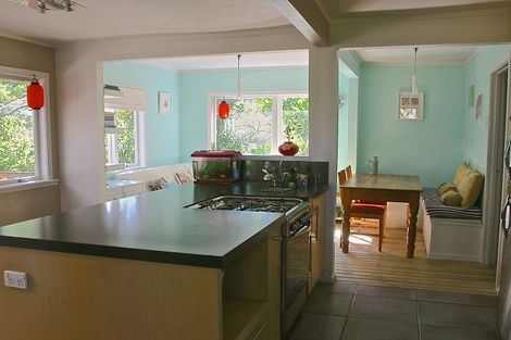 Photo of property in 89 Laingholm Drive, Laingholm, Auckland, 0604