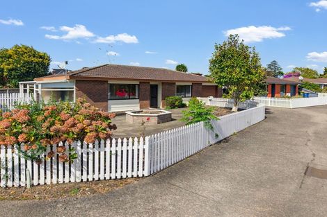 Photo of property in 6/39 Swanson Road, Henderson, Auckland, 0610