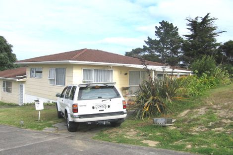 Photo of property in 2/18 Clare Place, Glenfield, Auckland, 0629