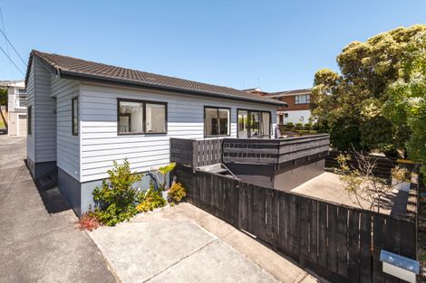 Photo of property in 13a Red Beach Road, Red Beach, 0932