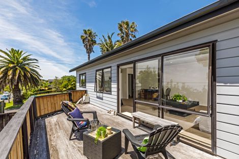 Photo of property in 13a Red Beach Road, Red Beach, 0932