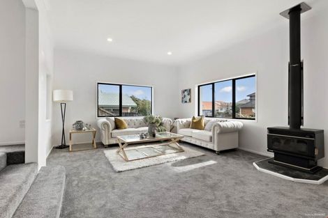 Photo of property in 11 Bob Charles Drive, Golflands, Auckland, 2013