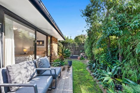 Photo of property in 21b Eastern Beach Road, Eastern Beach, Auckland, 2012