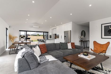 Photo of property in 16 Fantail Avenue, Carterton, 5713