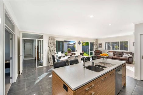 Photo of property in 29 Aoraki Road, Poraiti, Napier, 4112