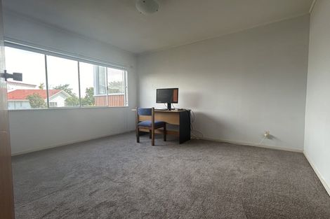 Photo of property in 2/26 James Evans Drive, Northcote, Auckland, 0627