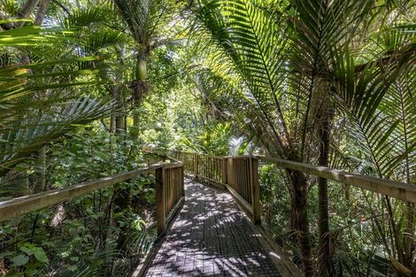 Photo of property in 89 Garden Road, Piha, 0772