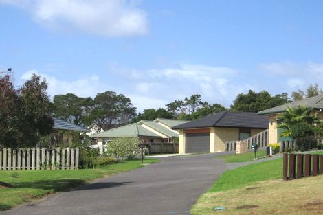 Photo of property in 27 Millstream Drive, Henderson, Auckland, 0610