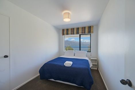 Photo of property in 30 Greenstone Place, Fernhill, Queenstown, 9300